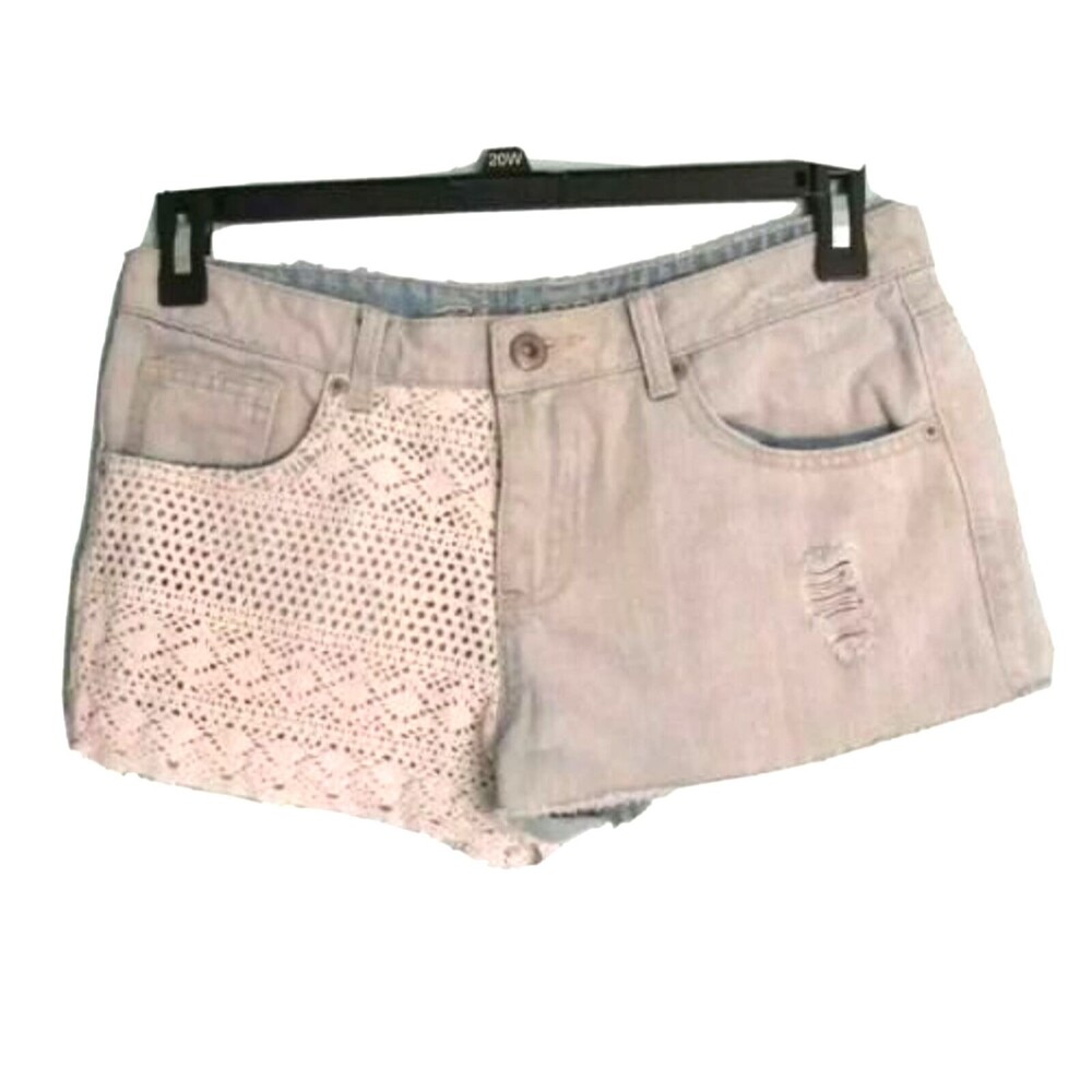 Juniors Booty Shorts Sz 11 Light Wash Denim Distressed Mid Rise Crochet Detail